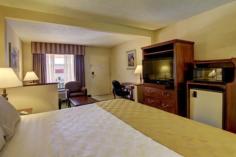 Econo Lodge Inn & Suites Griffin Quarto foto